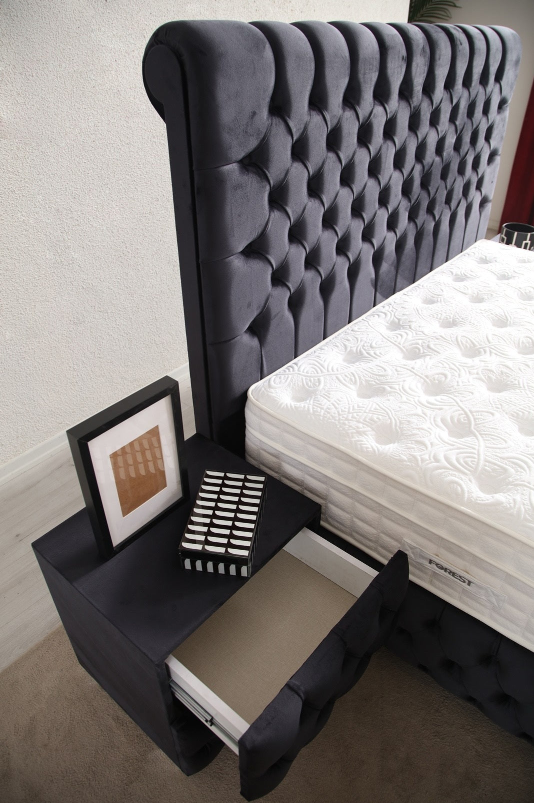 Luna Base Headboard Set with quilted details and high headboard design
