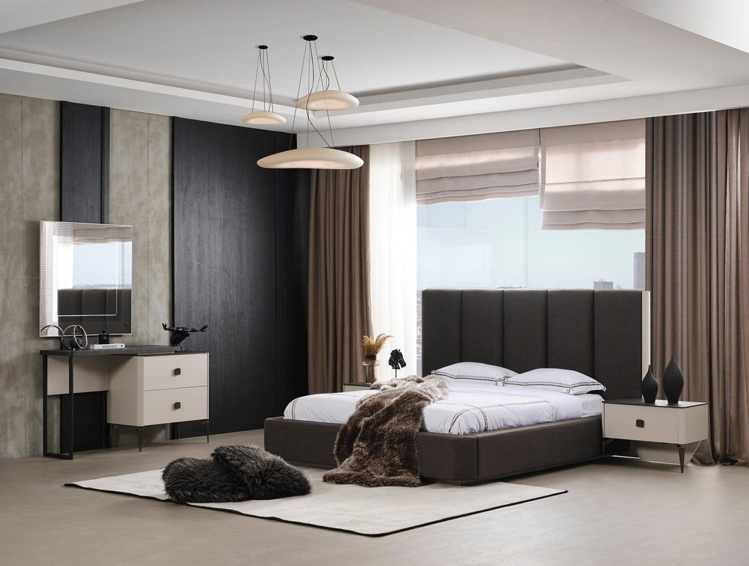 Zenit Platform Bed with low-profile design and minimalist appeal