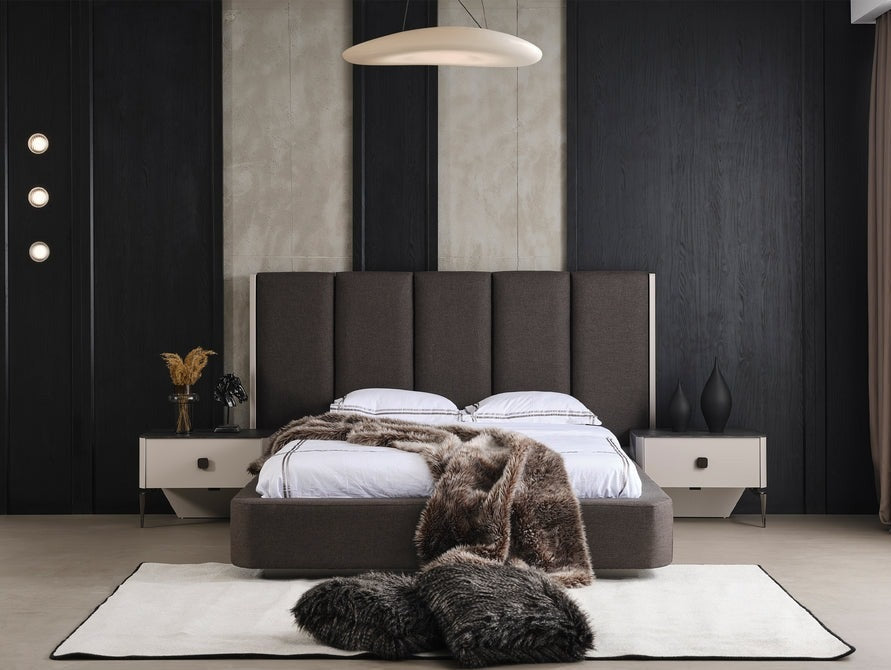 Zenit Platform Bed with low-profile design and minimalist appeal